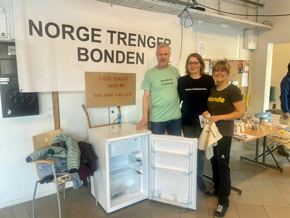 Svein Andersen, Mari Trosten og Jenny May Wickstrøm mener økt bondeinntekt er en forutsetning for økt selvforsyning.
 Foto: Birgitte Wisur Olsen