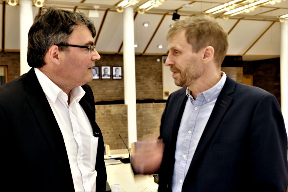Aps Remi Strand (til venstre) og Høyres Jo Inge Hesjevik hadde ulike syn på bruken av snurrevad innenfor grunnlinja.
 Foto: Bjørn Hildonen