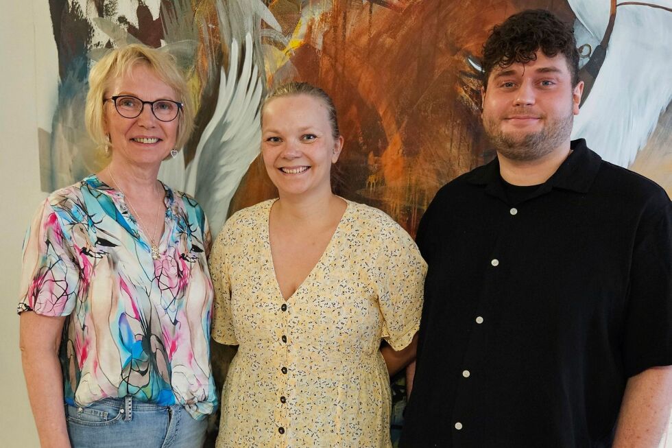 Nessebyordfører Berit Ranveig Nilssen (til venstre) fikk under sin Oslo-tur møte Kri­sti­ne Bal­lari og Per Henrik Muot­ka – i et forsøk på å få de til å flytte til hjemkommunen.
 Foto: Privat