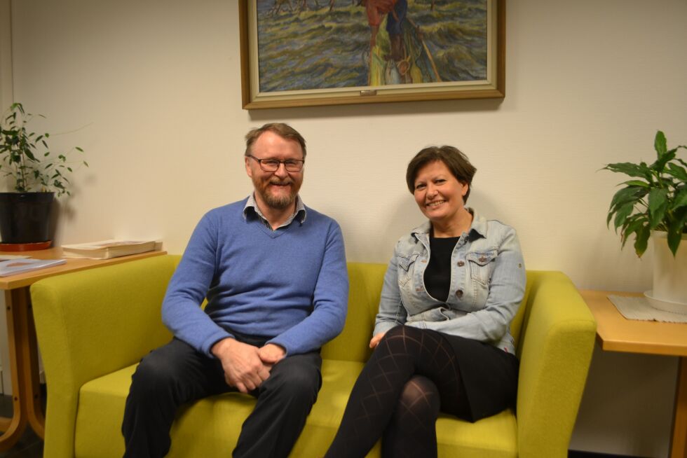 – Det skal bli kjempegøy å vinne valget for Tana Ap en gang til, sa en fornøyd ordfører Helga Pedersen (til høyre). Her sammen med andremann på lista, Ulf Ballo.
 Foto: Tom Hardy