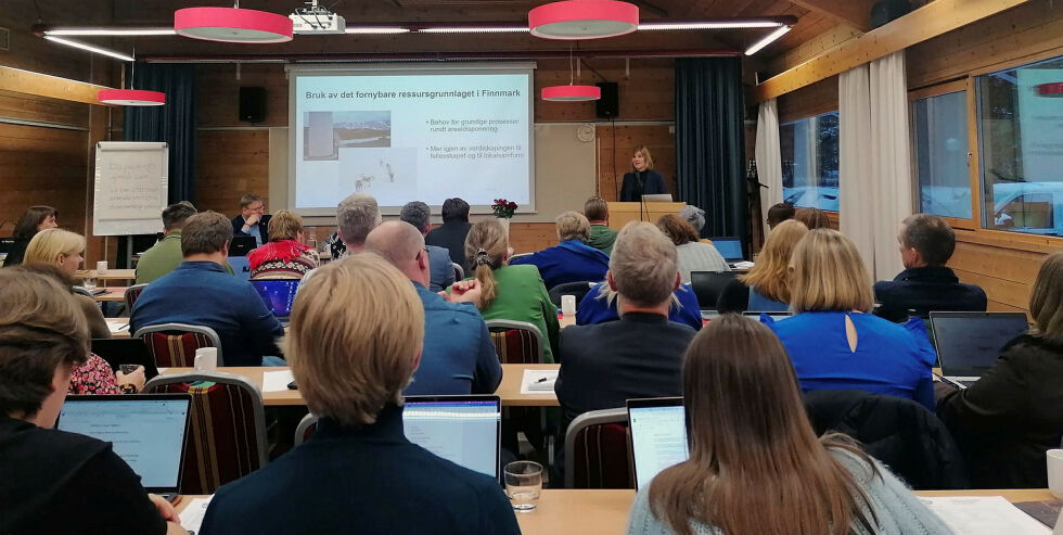 Ságat har fått tilsendt et klassisk bakhodebilde fra representantskapet sist helg.
 Foto: Finnmark Ap