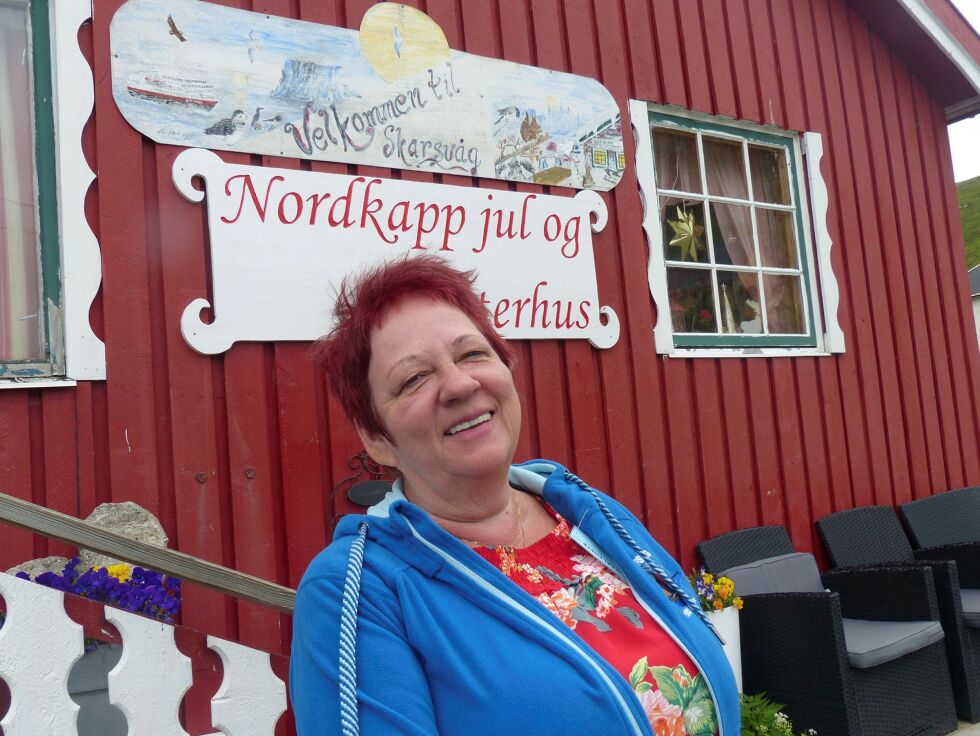 Daglig leder for Nordkapp jul og vinterhus i Skarsvåg, Heidi Ingebrigtsen, har hektiske dager for tiden. Nå vil det også komme busser med turister fra Europa til Nordkapp og Skarsvåg. Arkivfoto: Geir Johansen