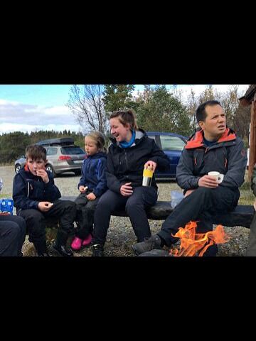 Familien Sarre er fornøyde med tilbudet. På bildet ser vi Jonathan, June, mamma Kine og pappa Steinar.
 Foto: Maija Hoikka