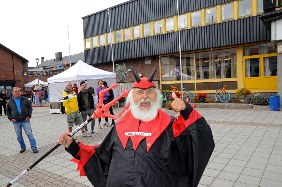Den tyske, sykkelgale Didi Senft, kjent som Djevelen selv, El Diablo, er sykkelgal, og trivdes godt i Kirkenes. Han ble et yndet fotomotiv.
 Foto: Hallgeir Henriksen