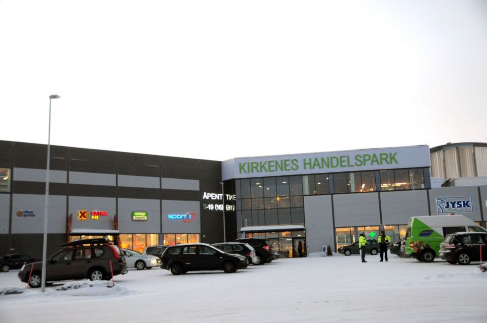 Arne Persen i Bugøyfjord foreslår en busstopp på Kirkenes handelspark, for å gjøre det enklere for bygdefolk å dra på handletur til Kirkenes.
 Foto: Hallgeir Henriksen