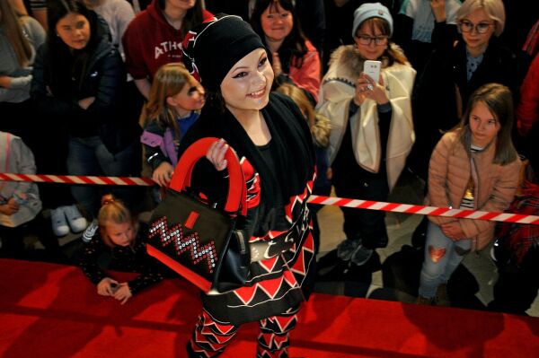 Stor suksess for Sámi fashion šovva