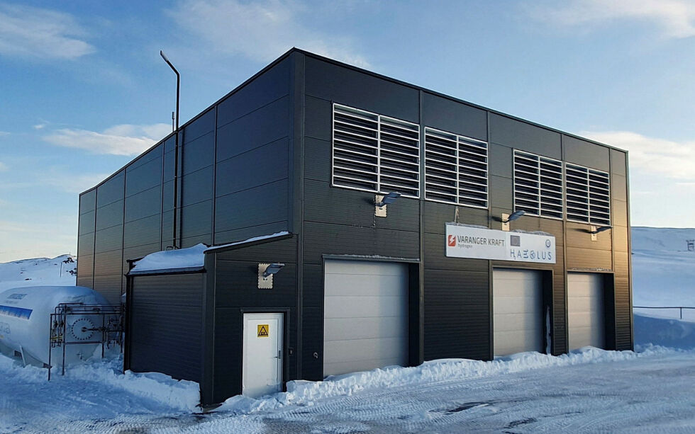 Går det som Varanger Kraft Hydrogen planlegger, vil man fra neste år selge hydrogen ut fra anlegget i Berlevåg.
 Foto: Varanger Kraft