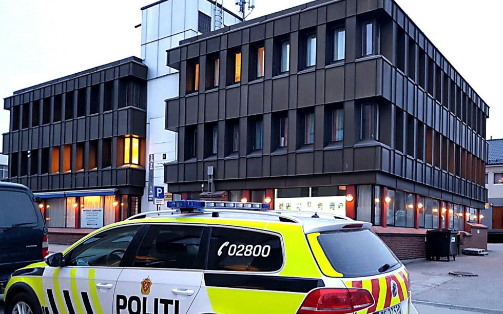 En 40-årig mann må møte i Indre og Østre Finnmark tingrett for trusler og vold.