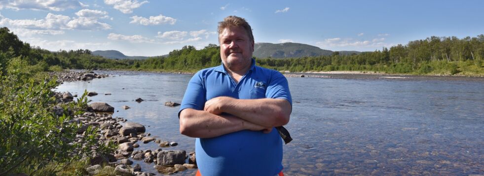 – Jeg synes folk må bli mer bevist og la være å ta så mye fisk, sier Frank Haldorsen. Han mener selv at folk som fisker i elva, også har ett ansvar for å ta vare på fiskebestanden.
 Foto: Arkivfoto: Henriette Lille