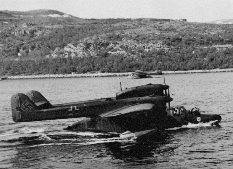 To sjøfly av typen Blohm & Voss 138 C-1 på Klubben mellom Indre og Ytre Billefjord i Porsanger. Foto: Arkiv Roger Albrigtsen
 Foto: Arkiv Roger Albrigtsen