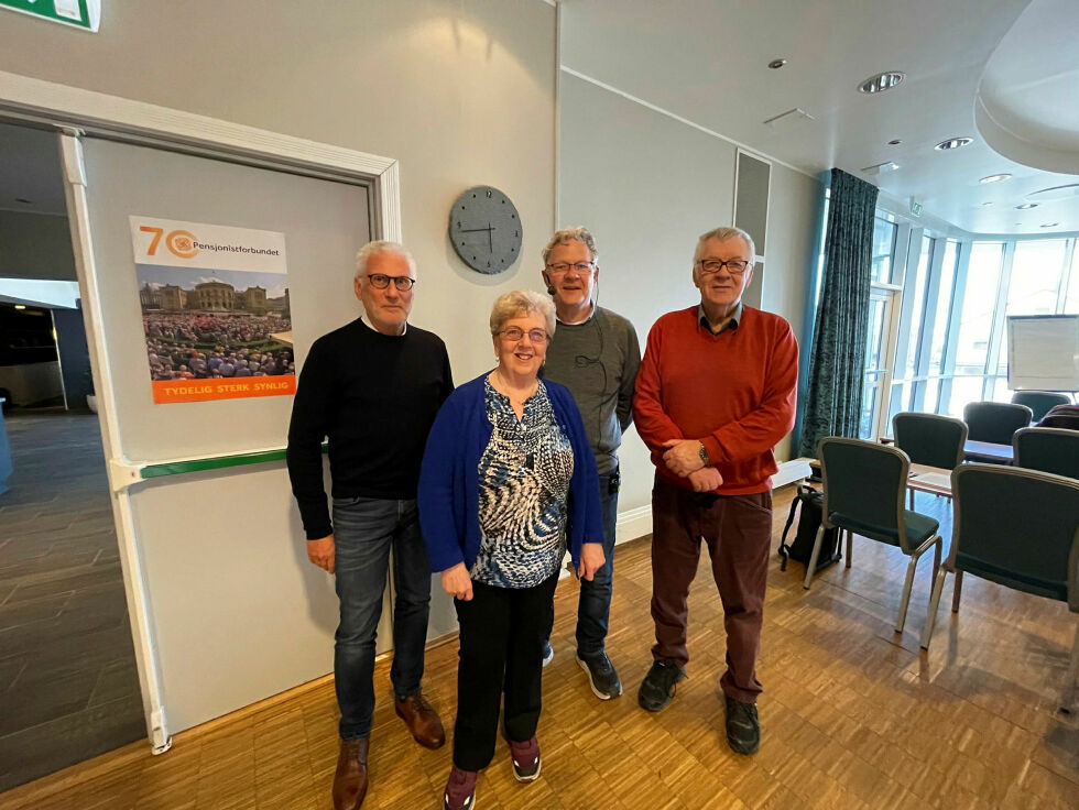 Fra høyre Vadsø pensjonistforenings leder Helge Ovanger, foredragsholder Harald Norman, Finnmark pensjonistforbunds nestleder Arnhild Hegge og redaktør Trond Nedrebø i Pensjonistforbundets eget blad.
 Foto: Privat