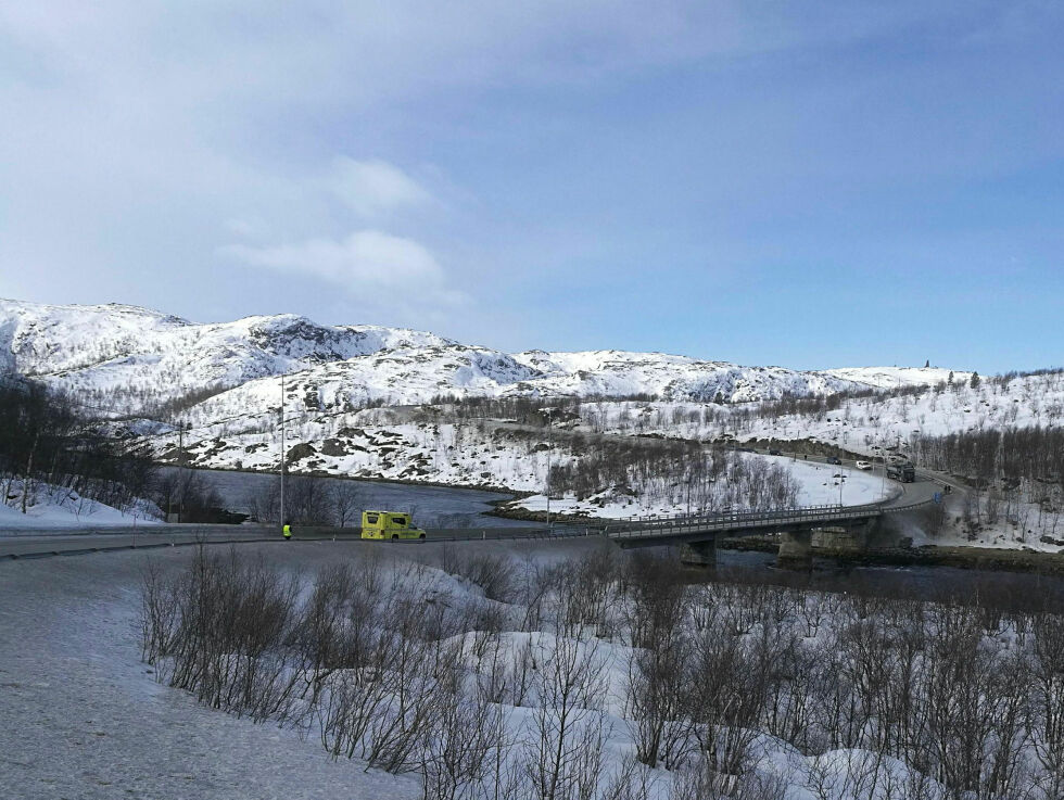 Ifølge lekkasjer om NTP, blir det bevilga 1,5 milliard kroner til ny Strømmen bru over Langfjorden i Sør-Varanger.
 Foto: Privat