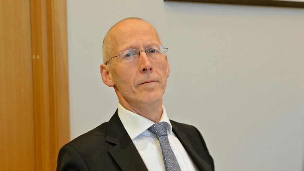 Advokat Brynjar Østgård bidrar med råd til Tana og omegn sjølaksefiskeforening.
 Foto: Steinar Solaas
