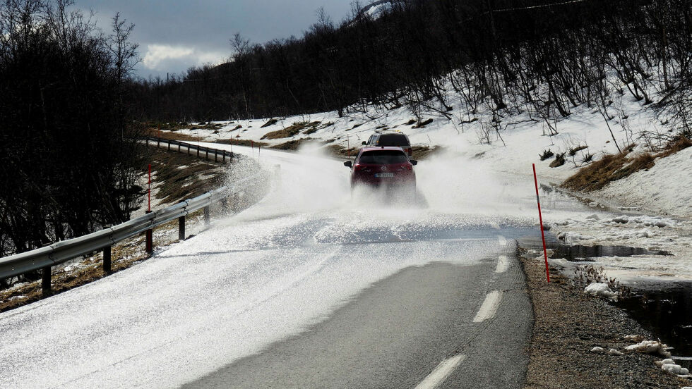 Bekken går over E6 ved Valdak/Váldat.
 Foto: Irmelin Klemetzen
