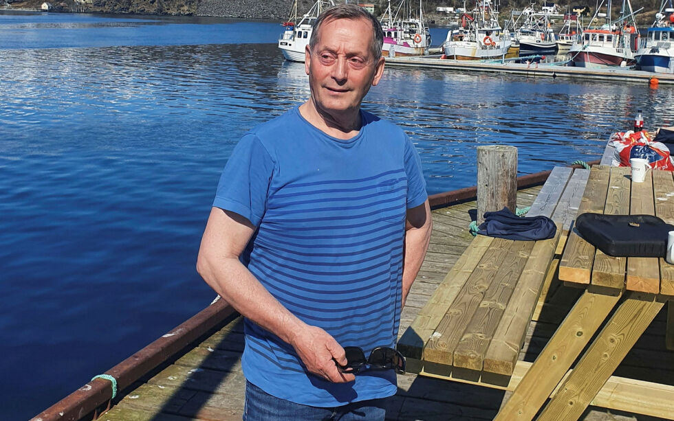 – Sjø­lak­se­fisk­er­ne må fort­satt få dri­ve sitt tra­di­sjo­nel­le fiske, og vi er også med på den dug­na­den som må gjø­res for å be­gren­se spred­nin­gen av puk­kel­laks­en, er det klare budskapet fra Bivdu-leder Inge Arne Eriksen til statsministeren.
 Foto: Tom Hardy