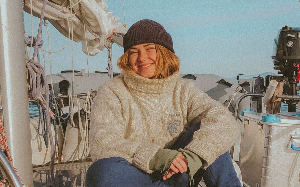 Veronica Skotnes (24) kom til Finnmark og Alta for fem år siden. Hun bor i båten sin på fast basis, og i vinter skal hun overvintre i Tufjord.
 Foto: Rune Somby