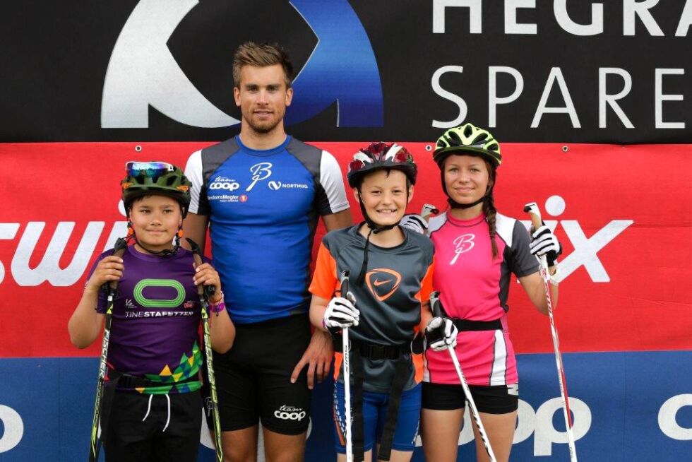 Margit Henda Dikkanen, Elen Peterson og Iver Peterson syntes de fikk mange gode råd fra Tomas Northug og Team Northug.
 Foto: Øyvind Johansen