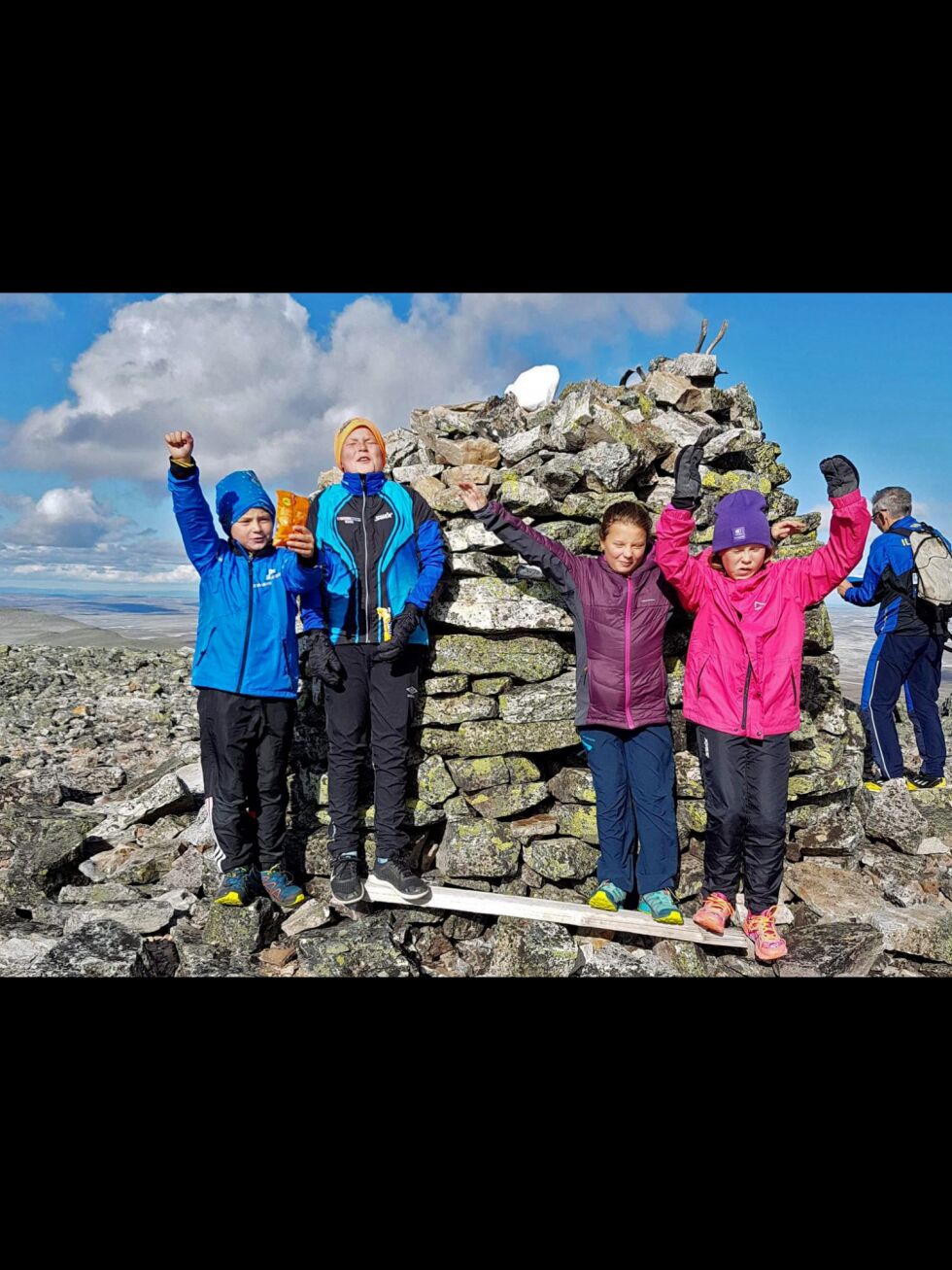 Ole Petter Anti (9), Sara Mariell Anti (10), Áile Kristine Buljo (10) og Tor Máhtte Anti (12) var dagens yngste deltakere.
 Foto: Nancy Porsanger Anti