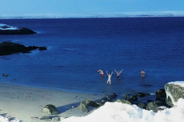 Saunaentusiaster badet i Varanger