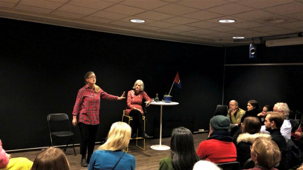 Religionshistoriker Brita Pollan presenterte den kulturelle bakgrunnen for historiene som ble fortalt. ALLE FOTO: HANNAH PERSEN