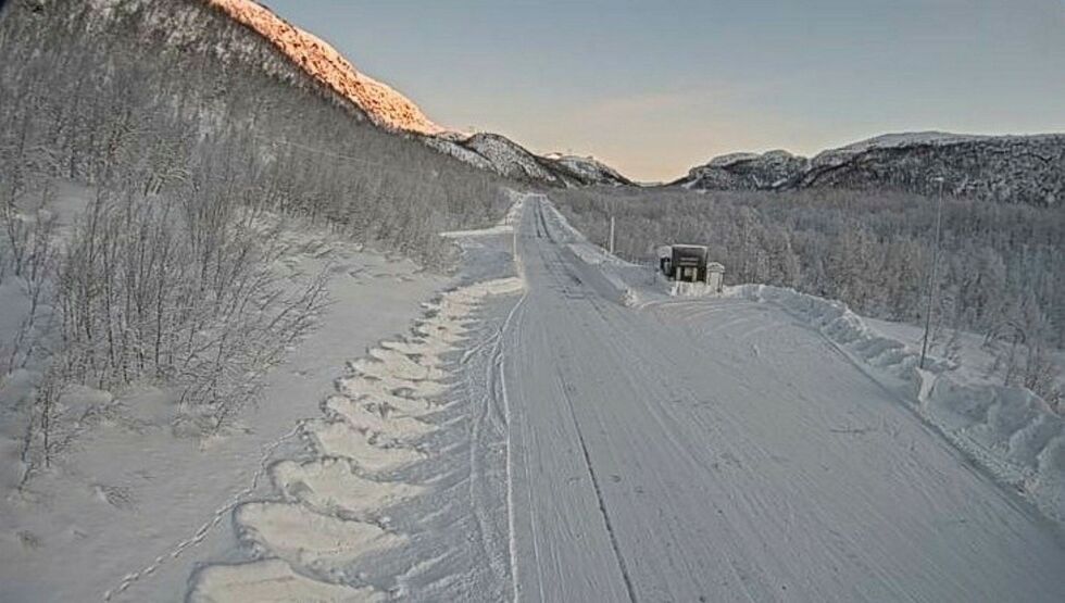Når det er behov for kolonnekjøring, vil kolonnene gå fra Leirbotnvatn (bildet) og Fossen til faste tider. Foto: Statens vegvesen