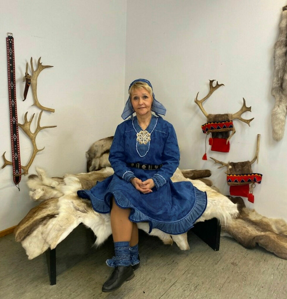 Helene Nordsletta Aslaksen fra språksenteret pent dandert i de fine omgivelsene.
 Foto: Privat