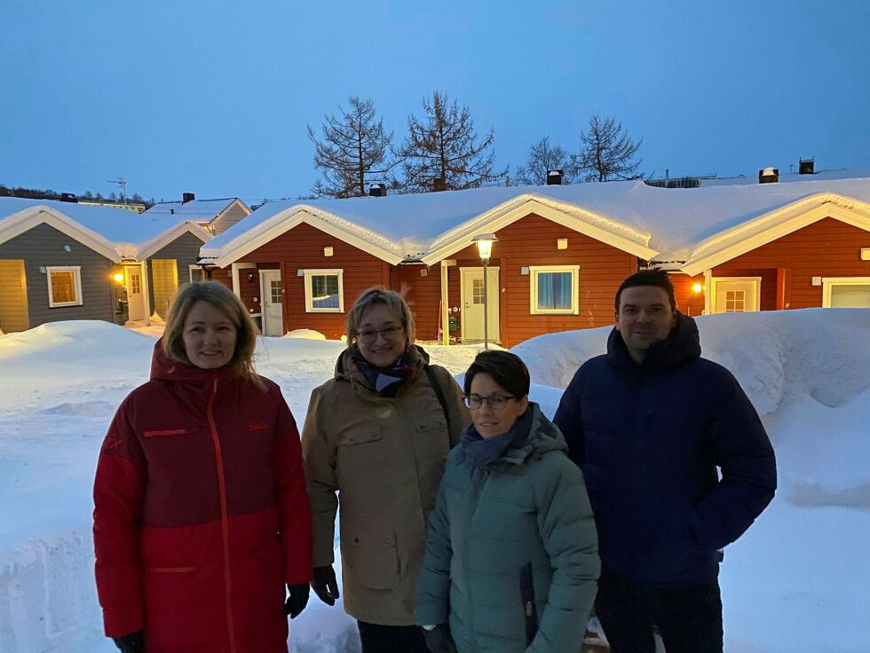 Kommunedirektør Nina Bordi Øvergaard, boligrådgiver i kommunen, Elvira Røst, daglig leder i SBB, Anita Kaaby og daglig leder i Kirkenes næringshage, Magnus Mæland ønske å få kartlagt behovet for fremtidas boligbygging i Sør-Varanger.
 Foto: Hallgir Henriksen