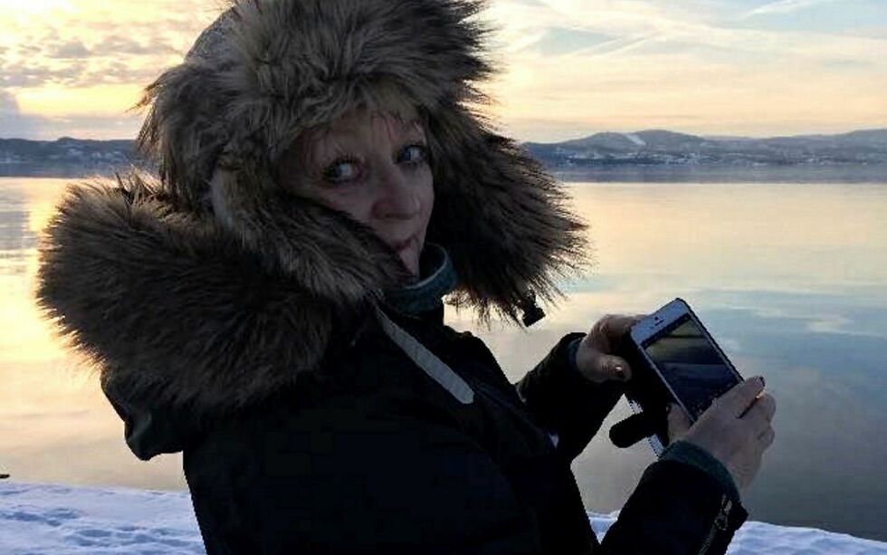 Sol­bjørg Bakken i sitt ret­te ele­ment med him­mel, hav og land.
 Foto: Randi Irene Losoa