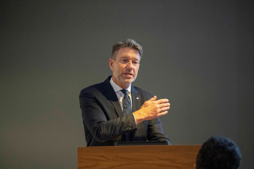 Olje- og energiminister Terje Aasland (Ap) prøver å få reinbeitedistriktene til å inngå en privat avtale med Fosen Vind, med hjelp fra riksmekleren. Hvis det lykkes, vil det ikke være behov for utredning.
Foto: Arbeiderpartiet