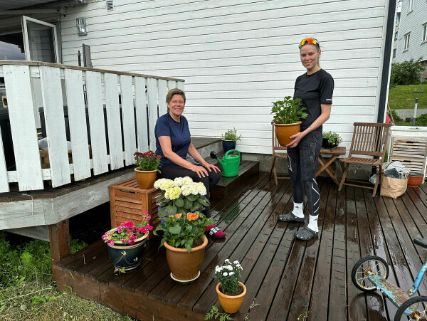 Endelig fikk Britt planta blomster