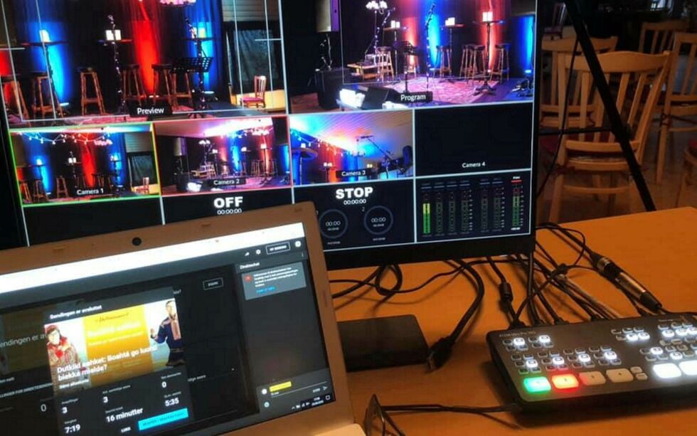 Med TV-kamera og live-utstyr har lokalradioen GLR streamet kirkelige handlinger og diverse møter. – Coronaen lagde plutselig et marked for oss, forteller redaktør Nils Martin Kristensen. Lokalradioen i Kautokeino streamer, tilbyr lyd, og sogar manusbearbeiding og oversetting. Foto: GLR.no.