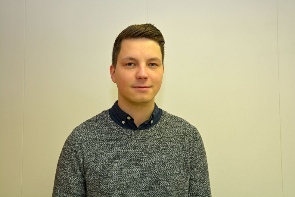 Høyres Jonas Nymo er ikke imponert over Porsanger kommunes budsjett. At man med et pennestrøk tar bort en stilling og dermed kutter tilbud innen samisk språk, synes Nymo er trist.
 Foto: Kristin Marie Ericsson