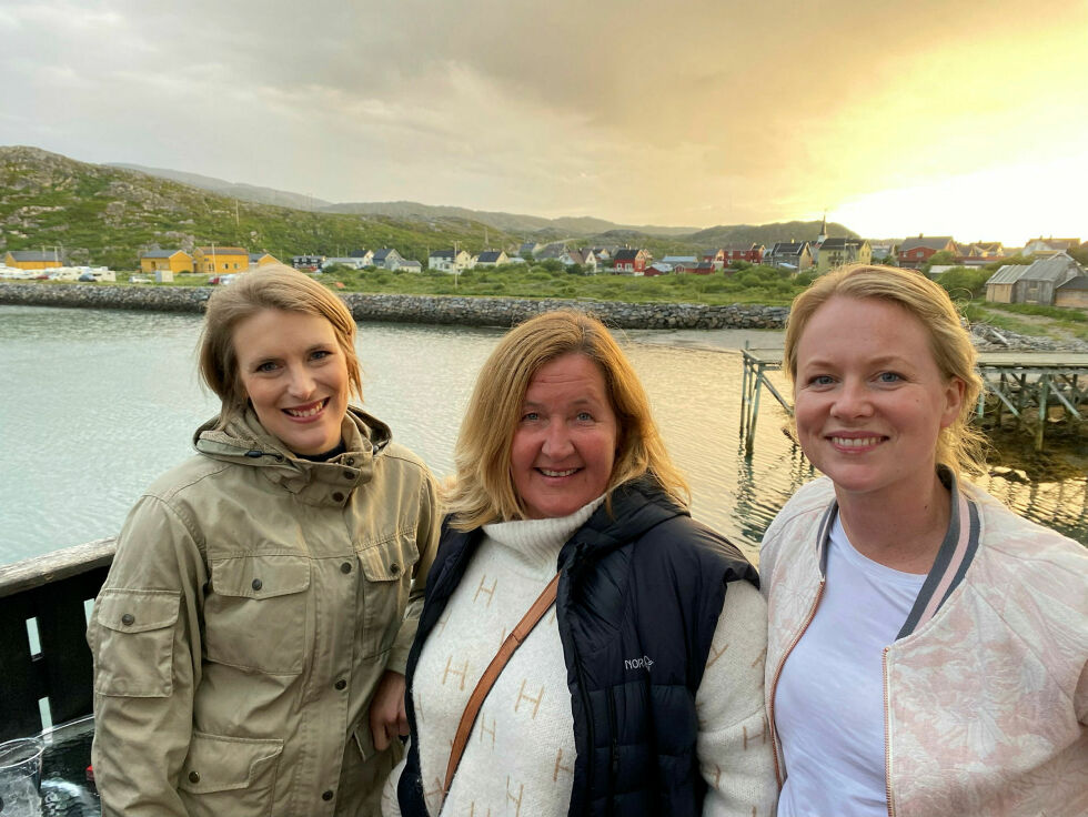 SV-troikaen Kari E. Kaski, Elin Mathisen og lokal partileder Amy Brox Webber var strålende fornøyd med møtet der de fikk mange gode innspill.
 Foto: Privat