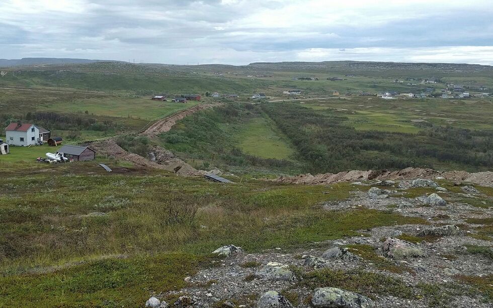 Det er grav­ing­en av den­ne grøfta fra Kar­le­botn til Sir­dda­gohp­pe som har ut­løst fore­leg­get på én mil­li­on kro­ner.
FOTO: TOR­BJØRN IT­TE­LIN