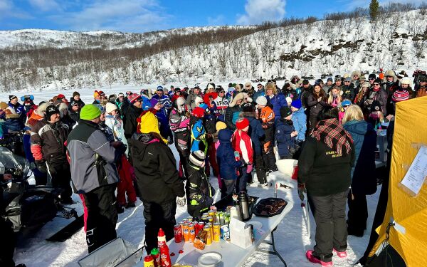 Rekordoppmøte i Stallobukta