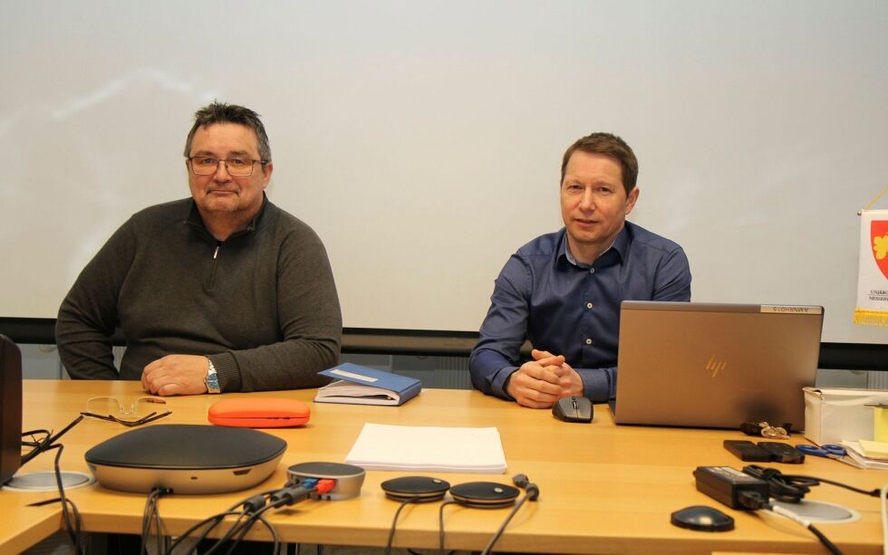 Ordfører Knut Store og administrasjonssjef Olaf Trosten i Nesseby kommune kan gjerne dra på smilebåndet etter at tallene for kommuneregnskapet 2020 er lagt frem.
FOTO: TORBJØRN ITTELIN