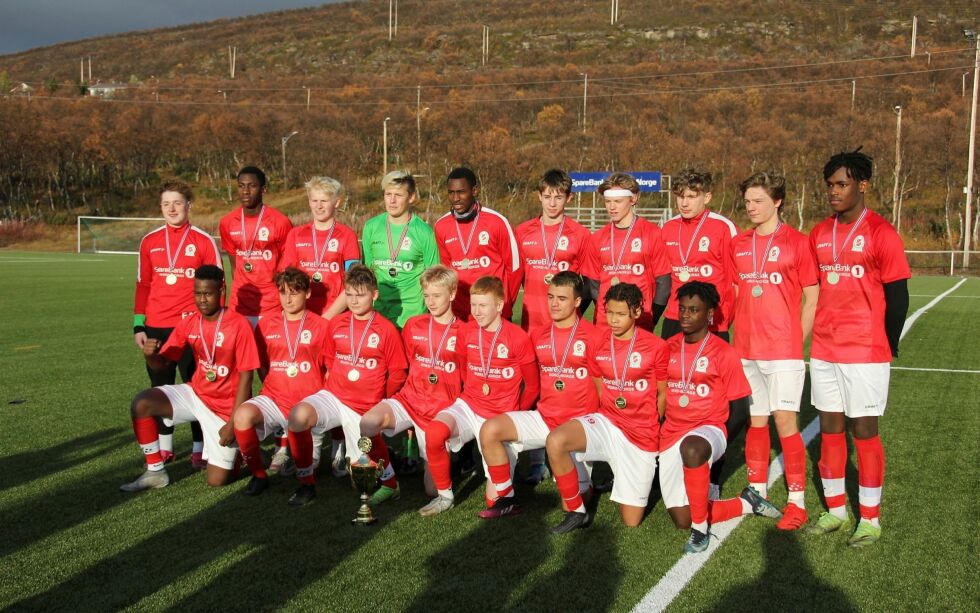 Norilds gutter i 17-årsklassen gikk ubeseiret gjennom serien og kan kalle seg kretsmester 2021.
FOTO: PRIVAT