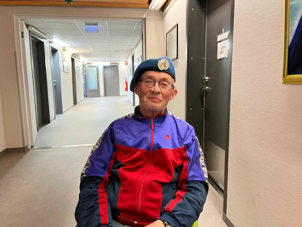Oscar Wilsgård har mange minner fra tiden i utenlandstjeneste.
 Foto: Raymond Hildonen