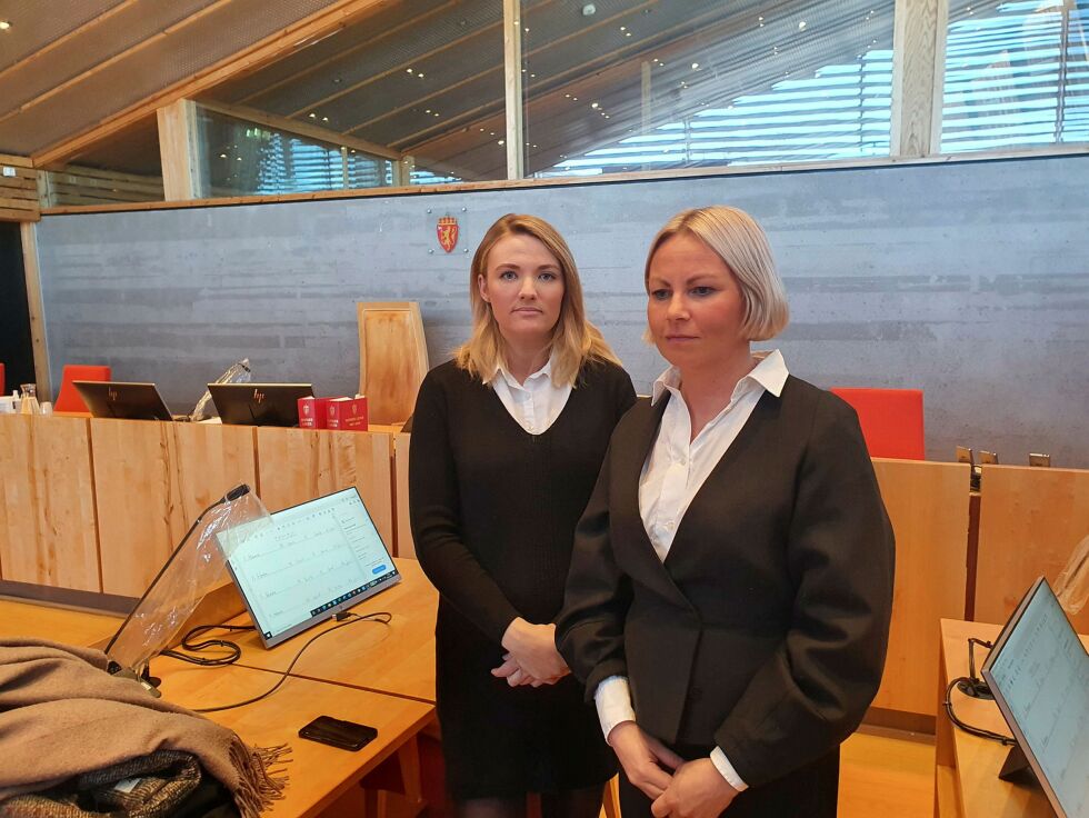 Ad­vo­kat Hanna Bro­holm Stub og Ag­ne­tha Jo­han­sen Ås­heim re­pre­sen­te­rer Kar­as­jok kom­mu­ne i sak­en.
 Foto: Tom Hardy