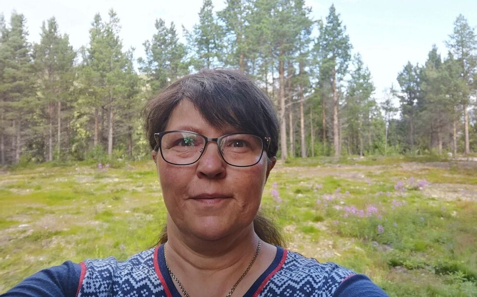 På vegne av rein­drif­ten ønsker Berit Marie P. Eira den nye di­rek­tør­en for rein­drift i Land­bruks­di­rek­to­ra­tet, Widar Skog­an, vel­kom­men.
Eira, som sitter i NRL-styret, har klare for­vent­nin­ger til Skog­an.
 Foto: privat