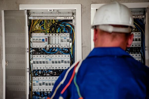 Kompetansepolitikk er nøkkelen til å sikre arbeidsplasser og bygge opp lokalsamfunn
