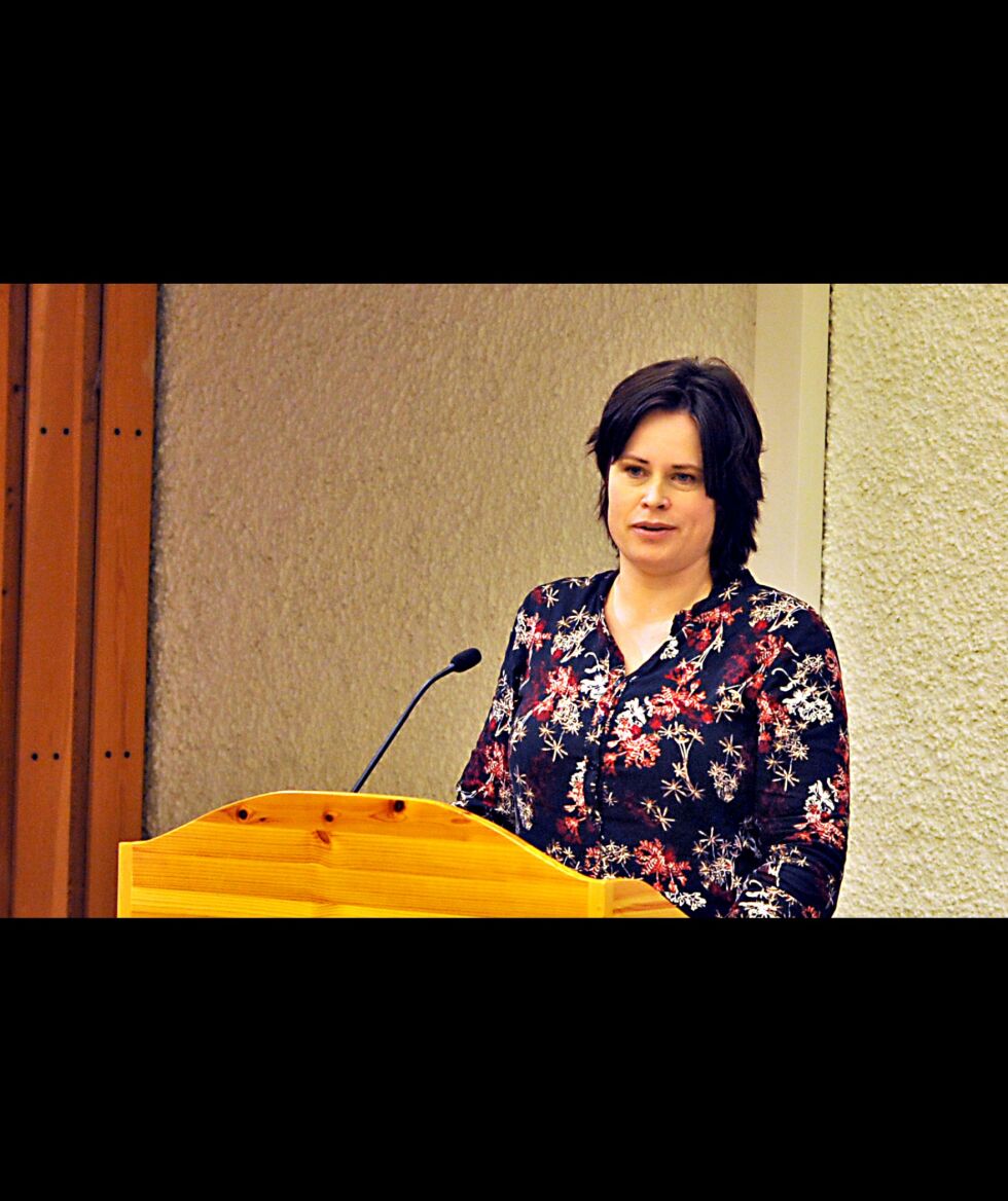 Monica Balto Anti (V) håper man kan berge skolene i Sirma og Austertana, og rektorstillingen i kulturskolen, når budsjettet i Tana skal behandles i neste uke.
 Foto: Erik Brenli