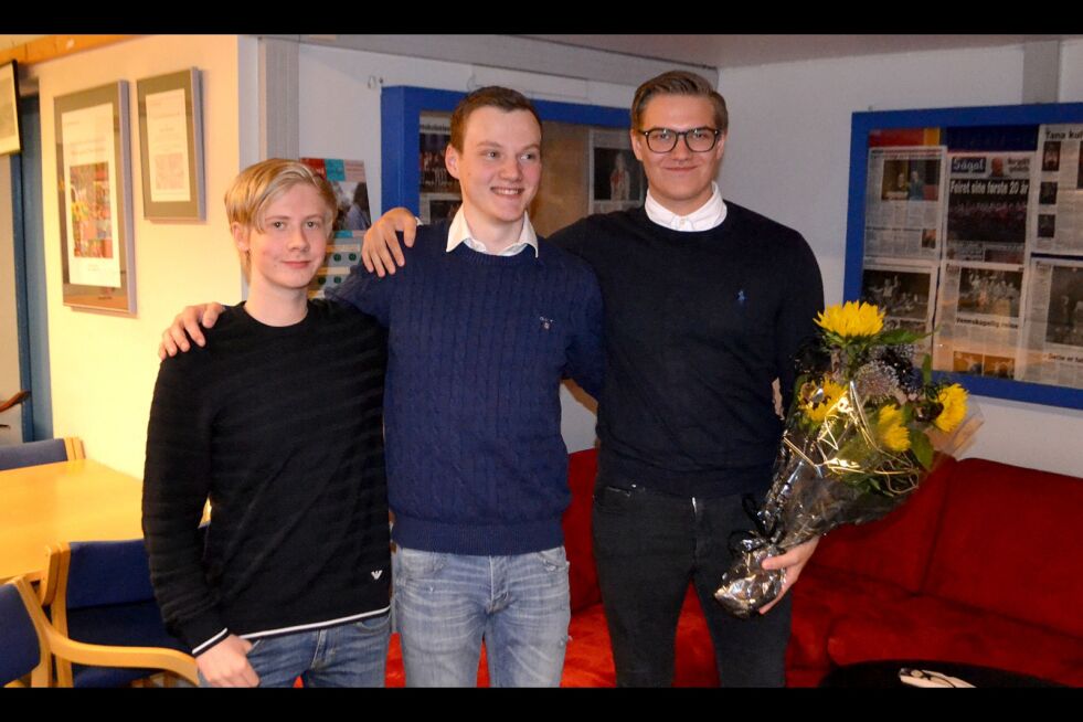 Morten og flere av klassekameratene var tilstede under premieren. Fra venstre: Mads Balto, Markus Olsen og Morten Karlsen.
 Foto: Tom Hardy