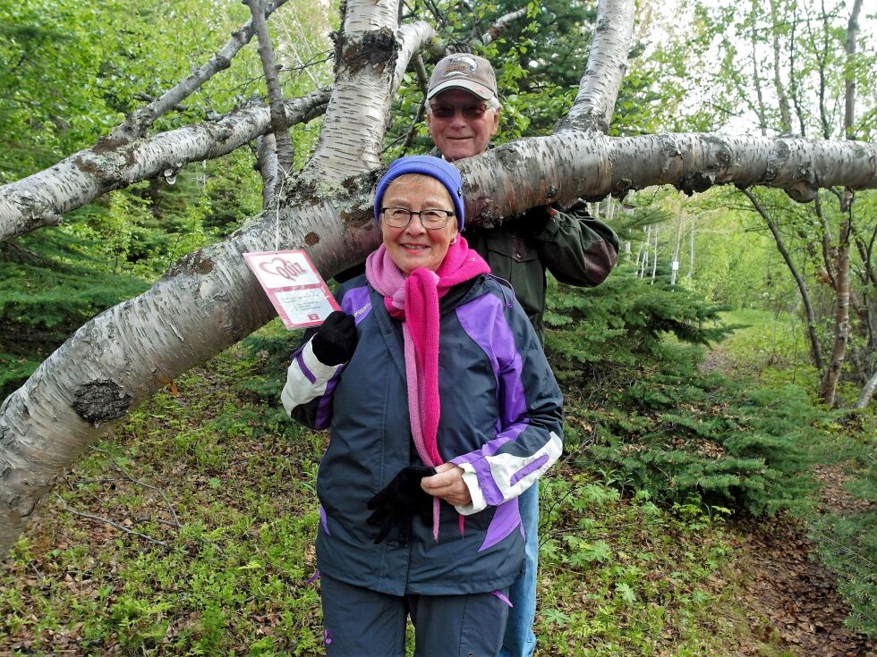 Kirsten Andersen og Steinar Ingebrigtsen var blant de mange fornøyde deltakerne i Hjertemarsjen på Elvenes.
 Foto: Privat