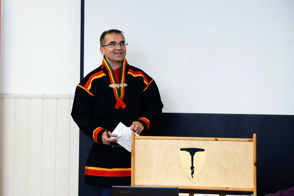 Odd-Are Hansen er SVs eneste kommunestyrerepresentant i Tjeldsund. Onsdag raslet han med samelovsjekk på varslet vedtak.
 Foto: Steinar Solaas
