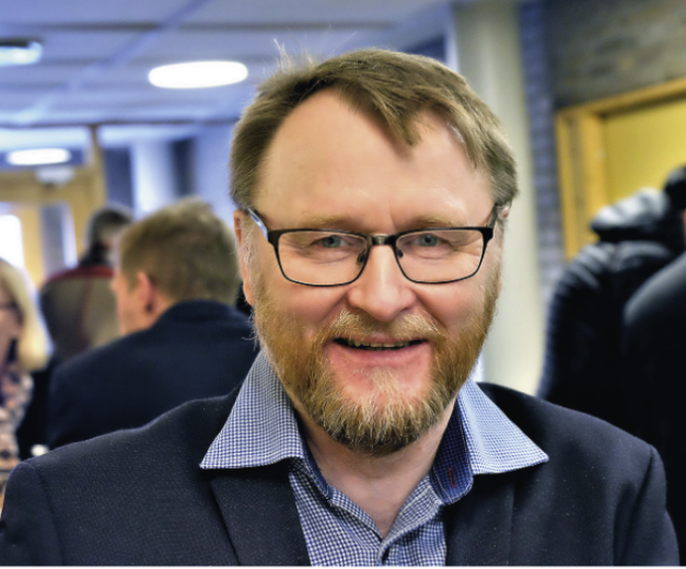 Tvangssjefen: Ulf Ballo fra Tana leder fellesnemnda frem til fylkestinget samles.
 Foto: Bjørn Hil­do­nen