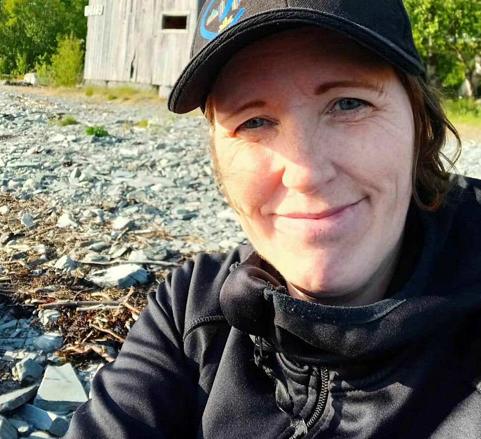 May Kristin Knutsen fra Alta har i flere år hatt slektsgranskning som hobby. På den måten har hun funnet sin egen samiske tippoldefar, og hun har funnet noen andres «halvsøsken», bestefedre og oldefedre som personene hun hjalp ikke visste noe om fra før.
 Foto: Hanne klemetsen