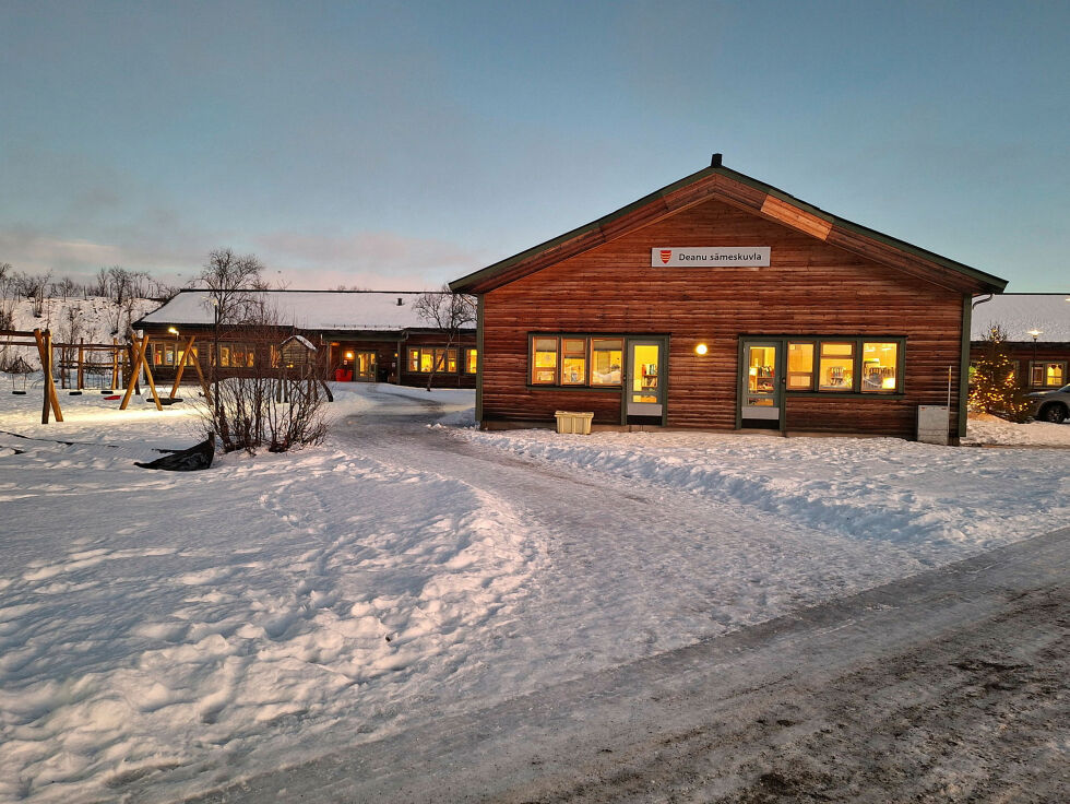 Posisjonen i kommunestyret fikk gjennomslag for å utrede sammenslåing mellom administrasjon og SFO i Deanu sámeskuvla og Tanabru skole.
 Foto: Torbjørn Monsen