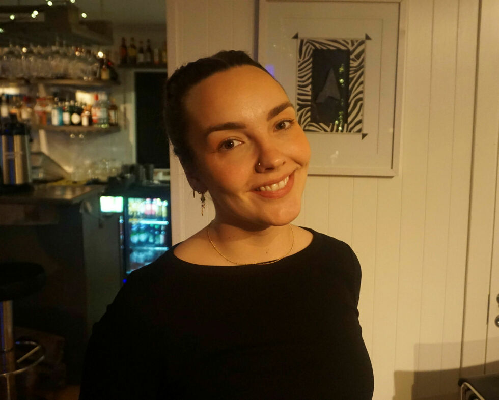 Siden i mai i fjor har Eirin Henriksen arbeidet som kulturarbeider; eller «kulturpotet», som hun selv gjerne sier, ved Perleporten kulturhus i Honningsvåg.
 Foto: Geir Johansen