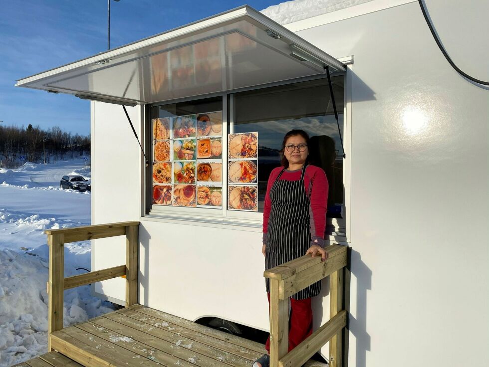 Chokh Li Thai takeaway er navnet på matvogna til Duang Persen, som nylig åpnet med ulike thairetter på menyen.
 Foto: Hallgeir Henriksen